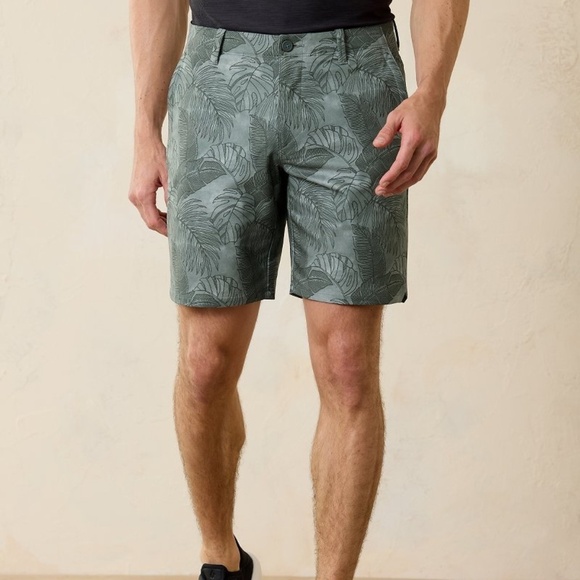 Tommy Bahama Men's On Par Vine Line IslandZone 9-Inch Shorts EUC - Picture 1 of 8
